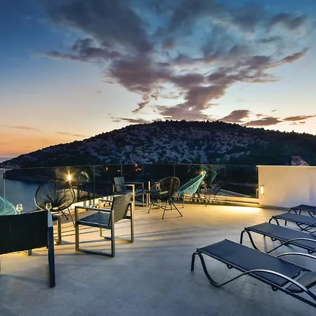Nice In W/ Wifi, Outdoor Swimming Pool And Heated Swimming Pool *