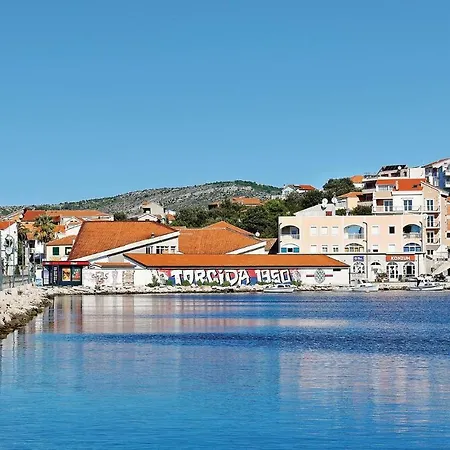 Nice In W/ Wifi, Outdoor Swimming Pool And Heated Swimming Pool