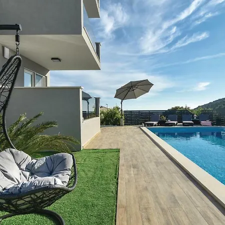 Nice In W/ Wifi, Outdoor Swimming Pool And Heated Swimming Pool * Razanj
