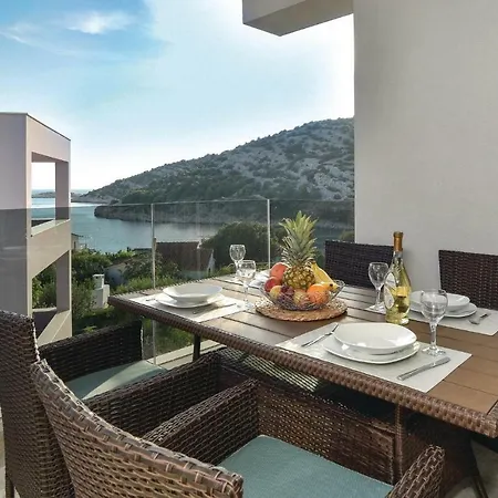 Nice In W/ Wifi, Outdoor Swimming Pool And Heated Swimming Pool Apartment