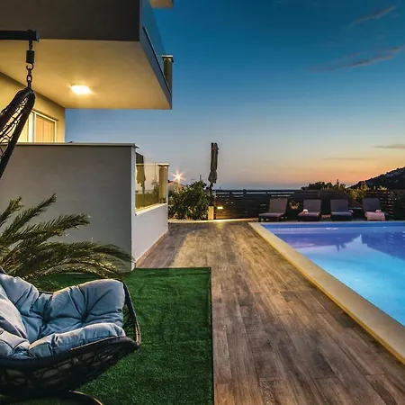Apartment Nice In W/ Wifi, Outdoor Swimming Pool And Heated Swimming Pool