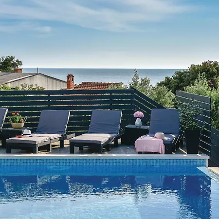 Apartment Nice In W/ Wifi, Outdoor Swimming Pool And Heated Swimming Pool Razanj