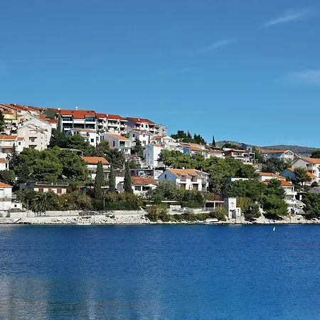 Apartment Nice In W/ Wifi, Outdoor Swimming Pool And Heated Swimming Pool Razanj