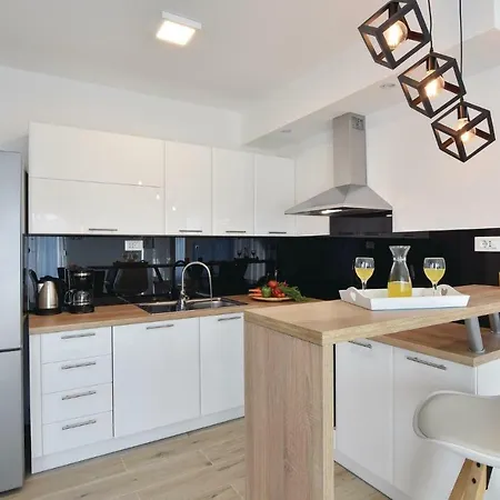 Nice In W/ Wifi, Outdoor Swimming Pool And Heated Swimming Pool Apartment Razanj
