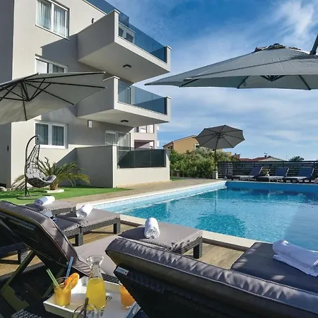 Apartment Nice In W/ Wifi, Outdoor Swimming Pool And Heated Swimming Pool Razanj